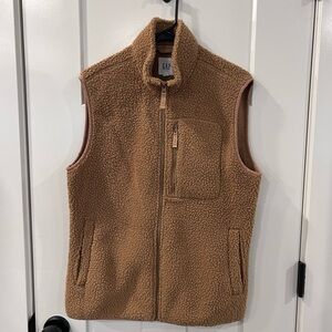 GAP women’s Brown Fleece Vest